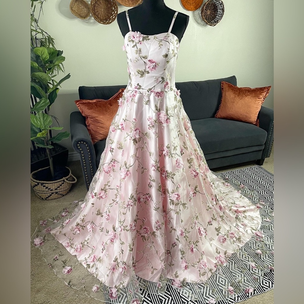 Floral wedding dress